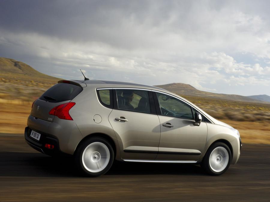  Peugeot 3008 2010 года  (фото 14 из 148)
